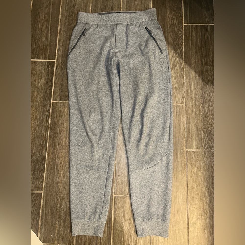 Arc'teryx Men's Mentum Gray joggers (small)